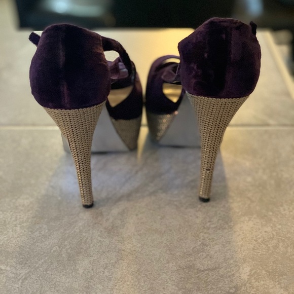 Crush velvet platform heels - Picture 3 of 5